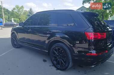 Внедорожник / Кроссовер Audi Q7 2017 в 