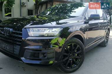 Внедорожник / Кроссовер Audi Q7 2017 в 