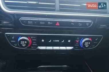 Внедорожник / Кроссовер Audi Q7 2017 в 