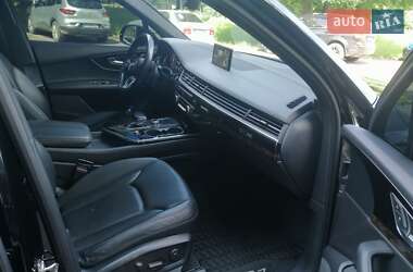 Внедорожник / Кроссовер Audi Q7 2017 в 