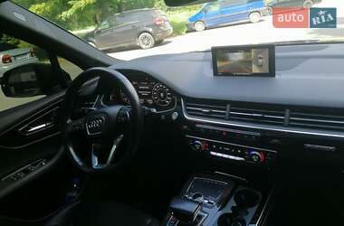 Внедорожник / Кроссовер Audi Q7 2017 в 