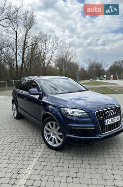 Позашляховик / Кросовер Audi Q7 2013 в 