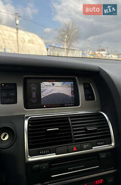 Позашляховик / Кросовер Audi Q7 2013 в 