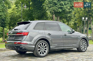 Позашляховик / Кросовер Audi Q7 2020 в 