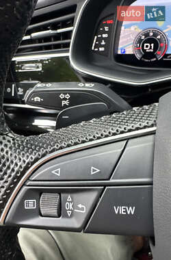 Позашляховик / Кросовер Audi Q7 2020 в 
