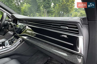 Позашляховик / Кросовер Audi Q7 2020 в 