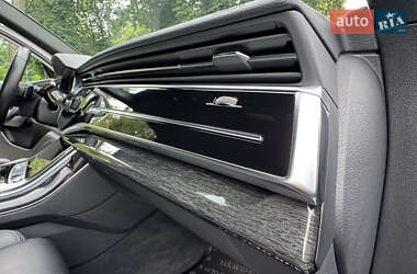 Позашляховик / Кросовер Audi Q7 2020 в 