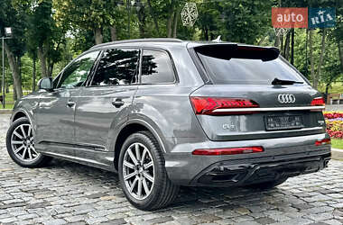 Позашляховик / Кросовер Audi Q7 2020 в 