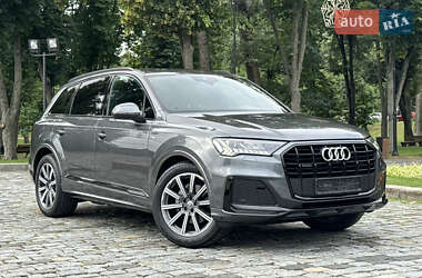 Позашляховик / Кросовер Audi Q7 2020 в 