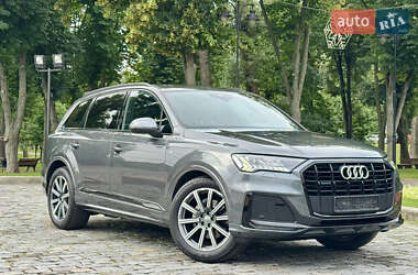 Позашляховик / Кросовер Audi Q7 2020 в 