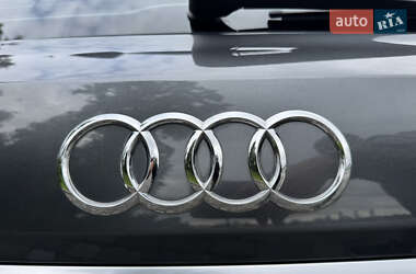 Позашляховик / Кросовер Audi Q7 2020 в 