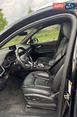 Внедорожник / Кроссовер Audi Q7 2017 в 
