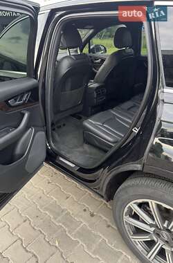 Внедорожник / Кроссовер Audi Q7 2017 в 