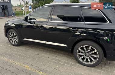 Внедорожник / Кроссовер Audi Q7 2017 в 