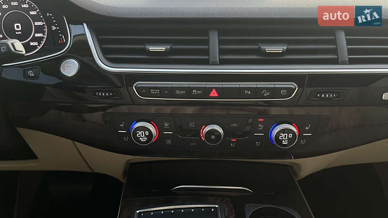 Позашляховик / Кросовер Audi Q7 2017 в Хмельницькому