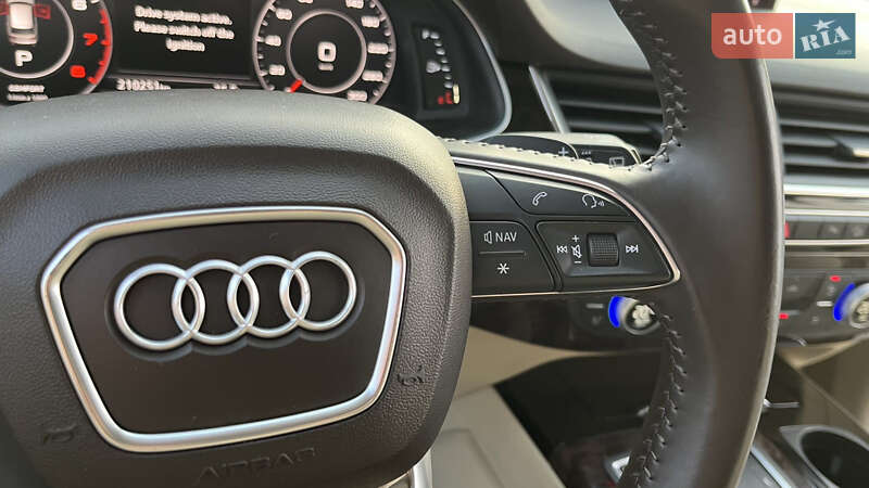Позашляховик / Кросовер Audi Q7 2017 в Хмельницькому