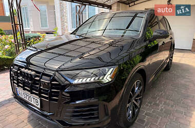 Внедорожник / Кроссовер Audi Q7 2021 в 
