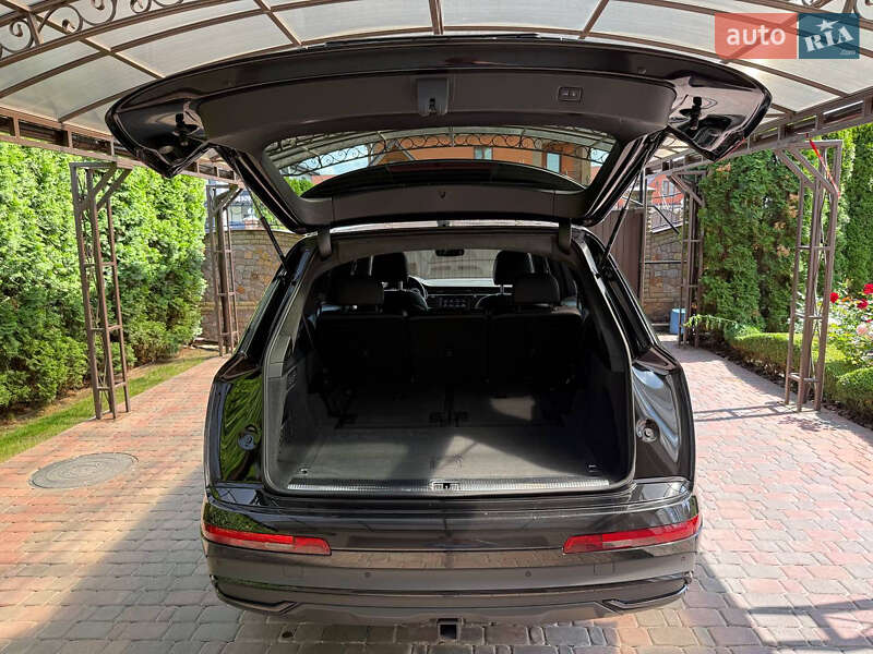 Внедорожник / Кроссовер Audi Q7 2021 в Киеве