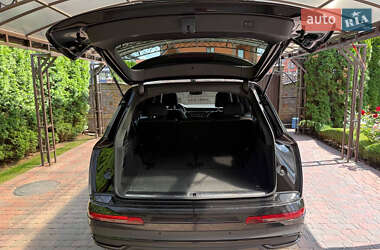Внедорожник / Кроссовер Audi Q7 2021 в 