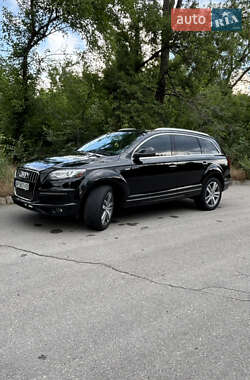 Внедорожник / Кроссовер Audi Q7 2015 в 
