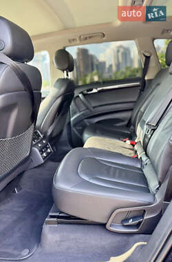 Внедорожник / Кроссовер Audi Q7 2015 в 