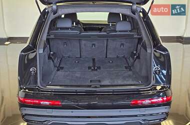 Внедорожник / Кроссовер Audi Q7 2022 в 