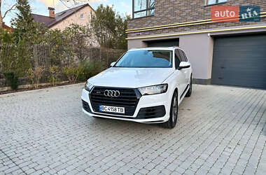 Внедорожник / Кроссовер Audi Q7 2017 в 