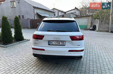 Внедорожник / Кроссовер Audi Q7 2017 в 