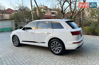 Внедорожник / Кроссовер Audi Q7 2017 в 