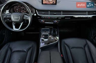 Внедорожник / Кроссовер Audi Q7 2018 в 