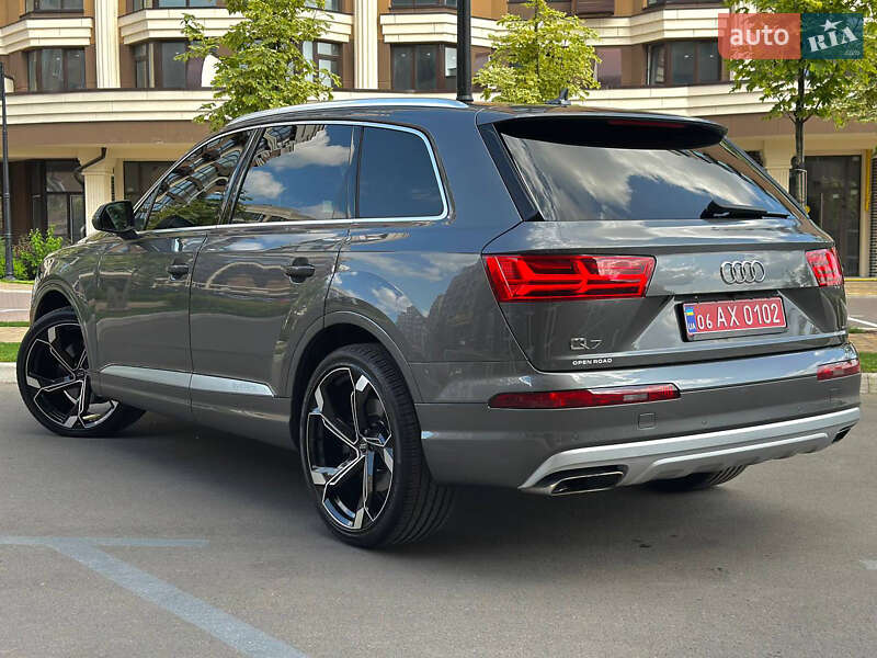 Внедорожник / Кроссовер Audi Q7 2019 в Киеве