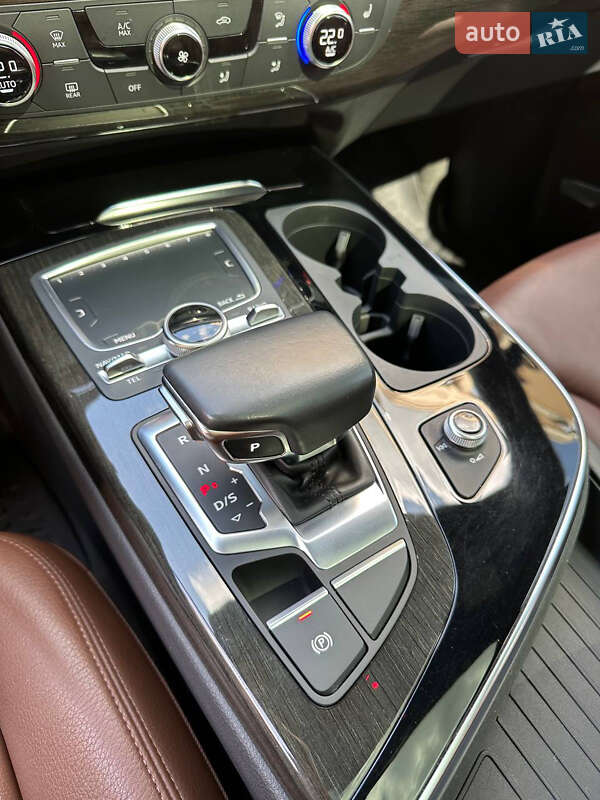 Внедорожник / Кроссовер Audi Q7 2019 в Киеве
