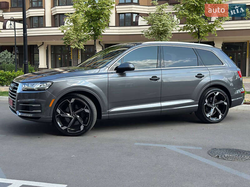 Внедорожник / Кроссовер Audi Q7 2019 в Киеве