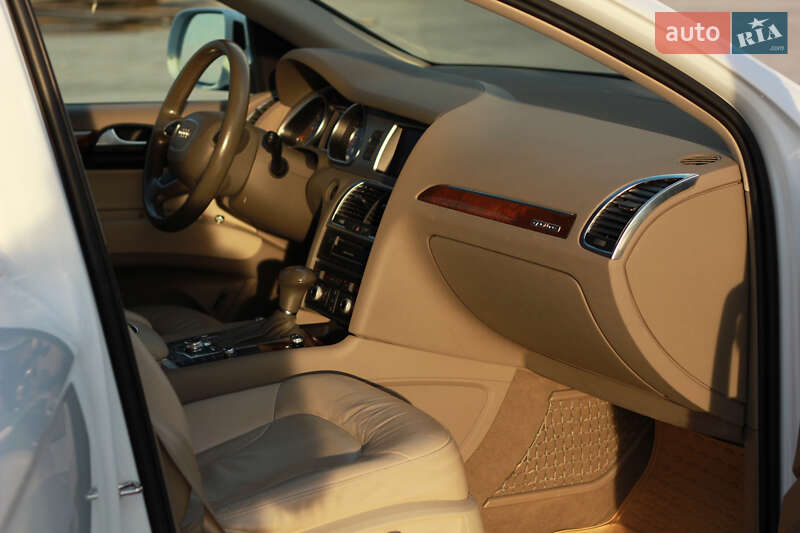 Внедорожник / Кроссовер Audi Q7 2014 в Киеве