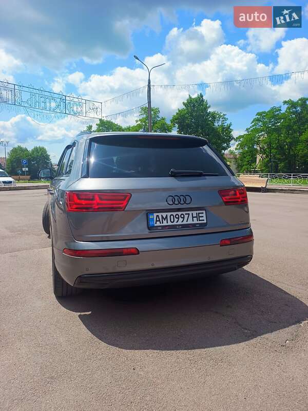 Позашляховик / Кросовер Audi Q7 2016 в Коростені