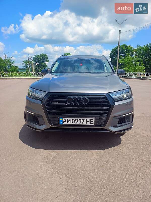 Позашляховик / Кросовер Audi Q7 2016 в Коростені