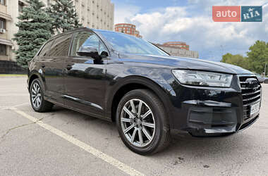 Внедорожник / Кроссовер Audi Q7 2018 в 