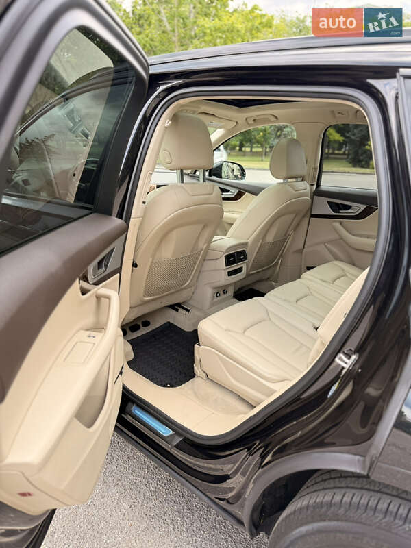 Позашляховик / Кросовер Audi Q7 2018 в Одесі фото 10 Позашляховик / Кросовер Audi Q7 2018 в Одесі