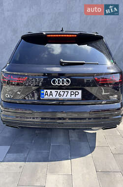 Позашляховик / Кросовер Audi Q7 2016 в 