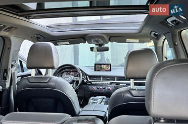 Позашляховик / Кросовер Audi Q7 2016 в 