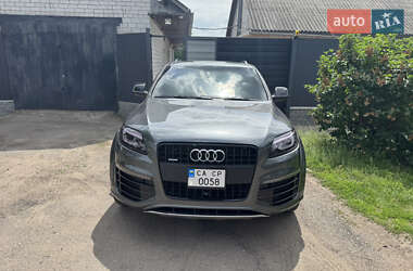 Внедорожник / Кроссовер Audi Q7 2015 в 