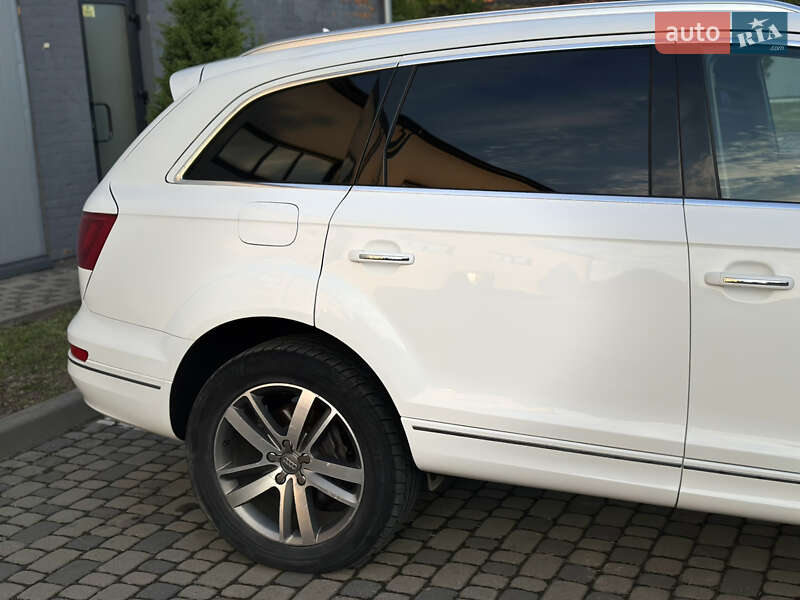 Позашляховик / Кросовер Audi Q7 2010 в Івано-Франківську