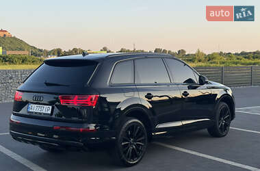 Внедорожник / Кроссовер Audi Q7 2015 в 