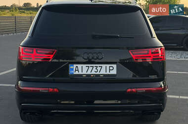 Внедорожник / Кроссовер Audi Q7 2015 в 