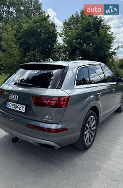 Внедорожник / Кроссовер Audi Q7 2016 в 