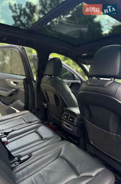 Внедорожник / Кроссовер Audi Q7 2016 в 