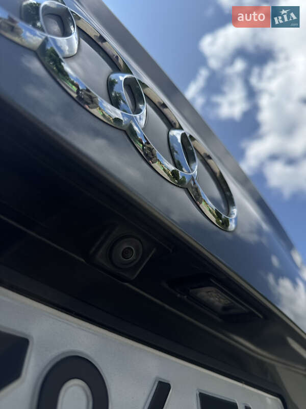 Позашляховик / Кросовер Audi Q7 2016 в Рівному