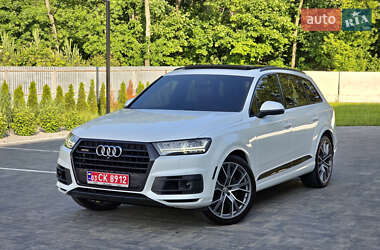 Позашляховик / Кросовер Audi Q7 2017 в 