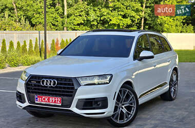 Позашляховик / Кросовер Audi Q7 2017 в 