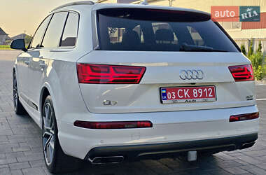 Позашляховик / Кросовер Audi Q7 2017 в 